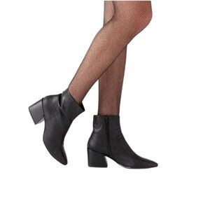 Vagabond Olivia Black Leather Booties